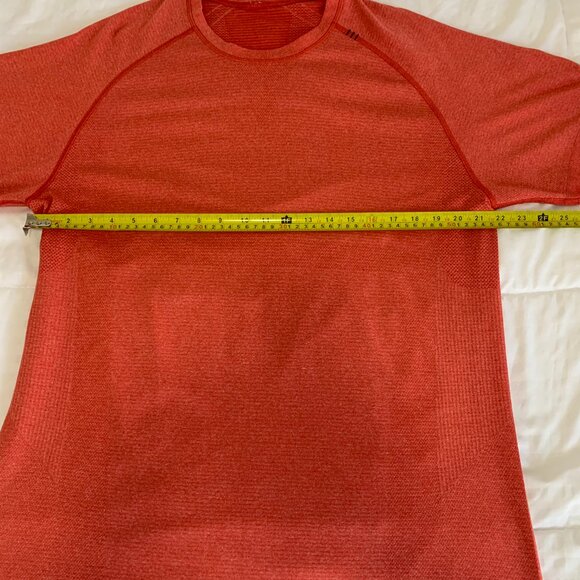 Lululemon Mens Workout T-Shirt - Picture 5 of 8